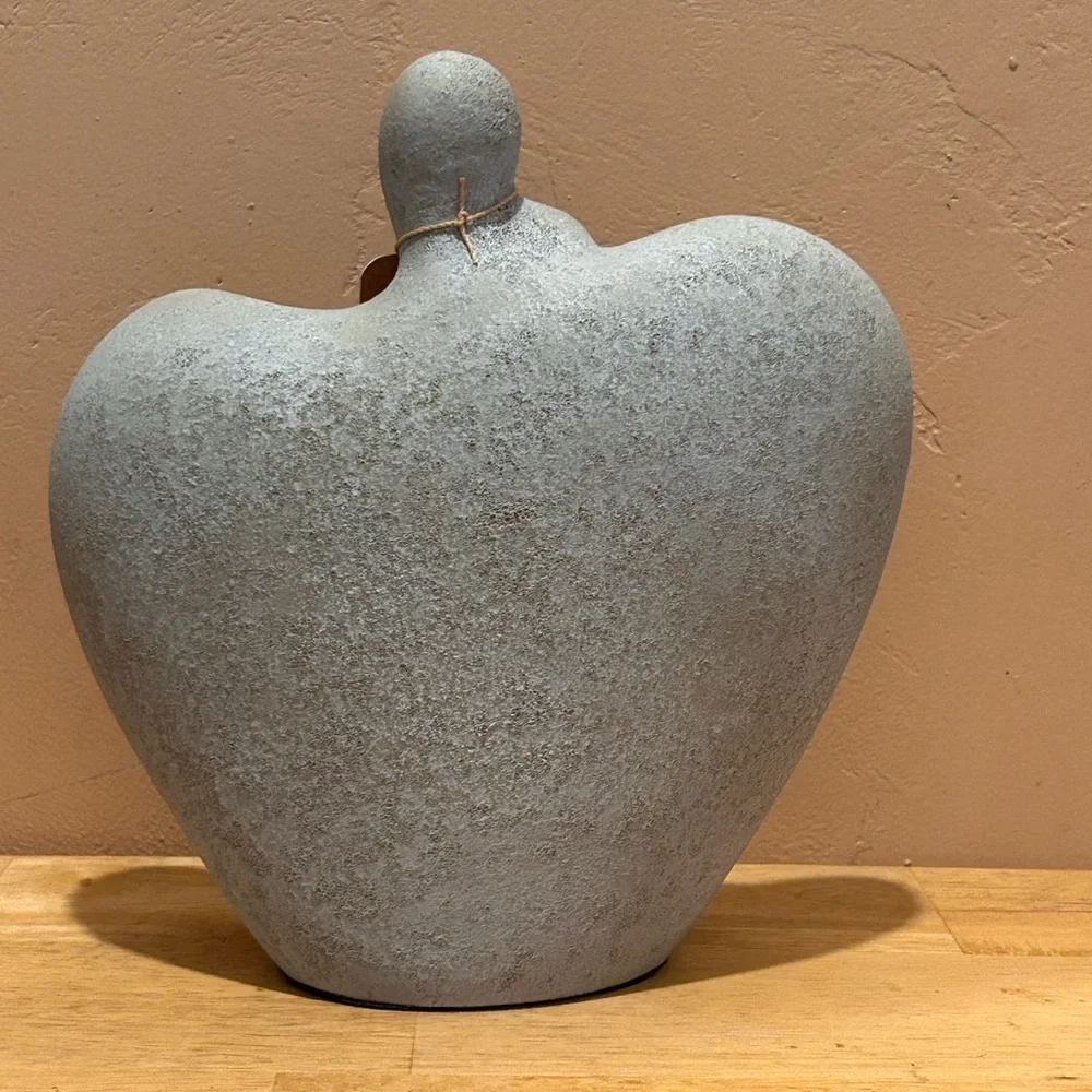 NWTS TAHUA Made In Peru Love Ceramic Statue. Stone Grey Ceramic. - Picture 4 of 8